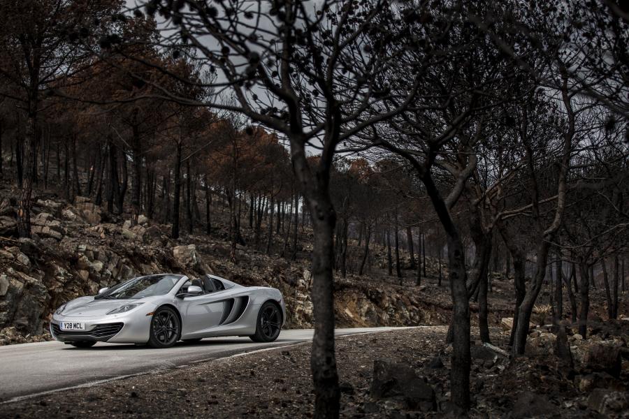  McLaren MP4-12C Spyder 2012 года  (фото 23 из 270)